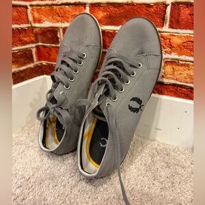 Fred Perry Gray Mens Casual Sneakers size 6